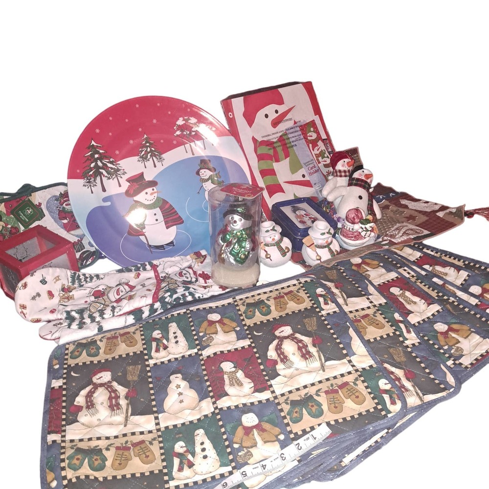 NWT-Country Snowman Decorations - 8 Cloth Placemats-Pot Holders-Candy Dish
